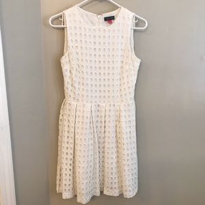 Vince Camuto White keyhole dress, size 2